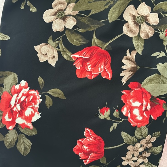 Cute Black Flower Design Dress w Low Back Sz S - Picture 6 of 6